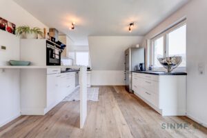 Offene und großzügige Küche