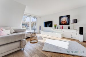 Hochwertig ausgestattet mit indirekter Beleuchtung