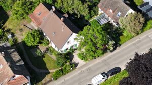 Haus mit Anbau