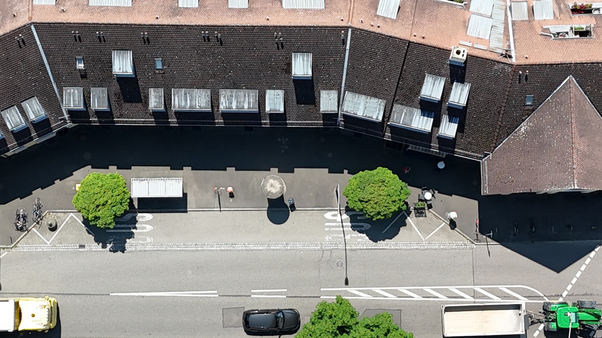 Bushaltestelle direkt vor der Haustüre