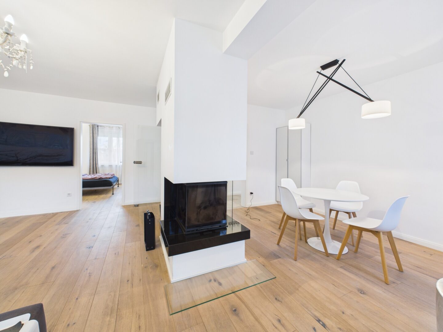 Panoramakamin - teilt Wohn- und Essbereich