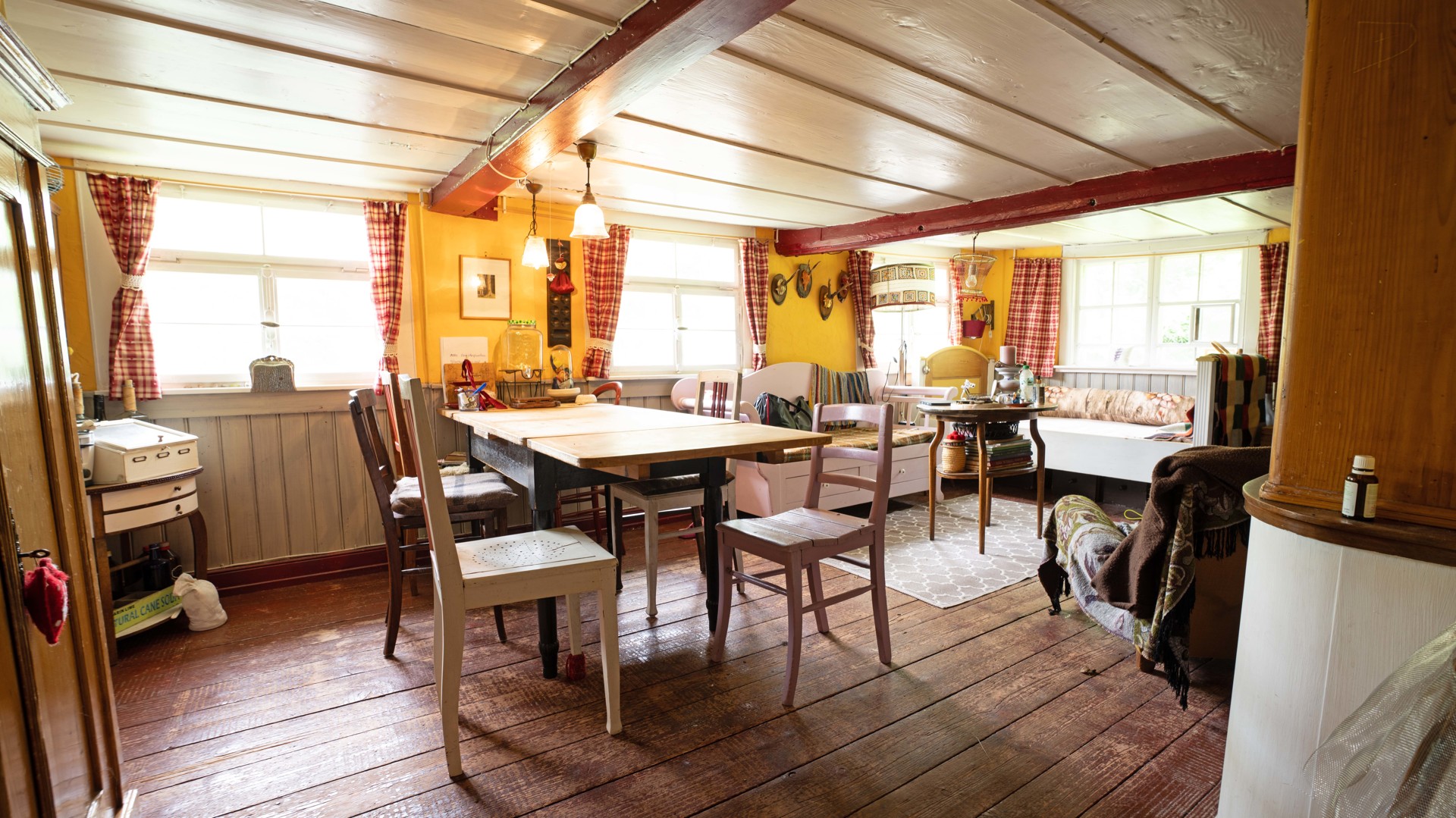 Gemütliche Stube im Erdgeschoss