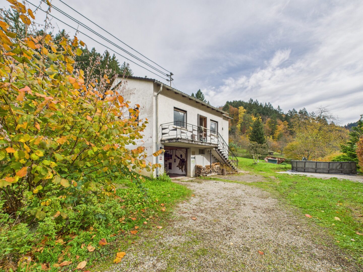 Einfahrt Garage