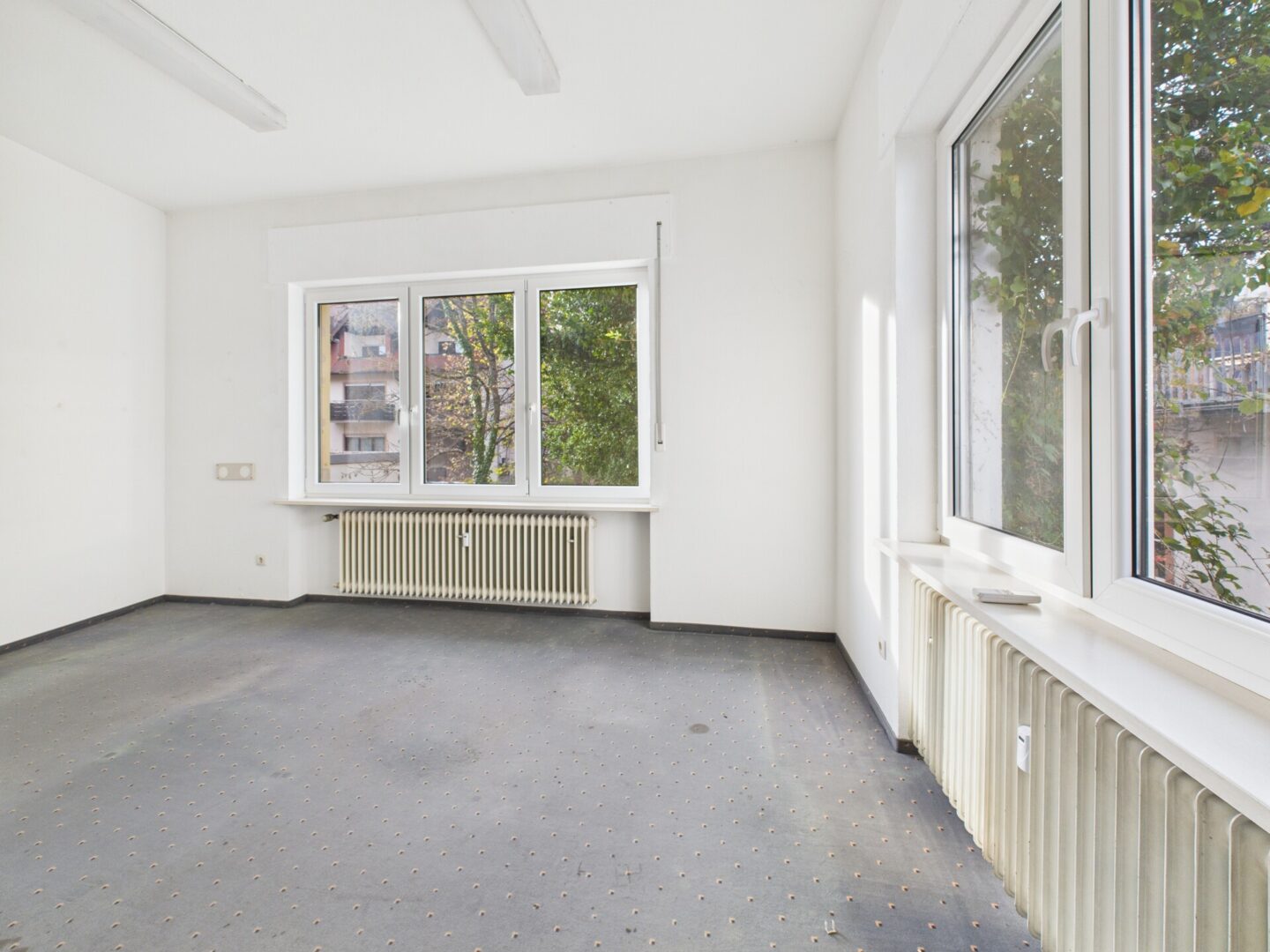 Büro oder Gemeinschaftraum vom Ladenlokal