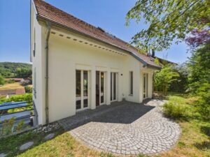 Angrenzende Terrasse vom Wohnraum im Obergeschoss