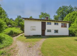 Großzügig, massiv gebaut und voller Möglichkeiten