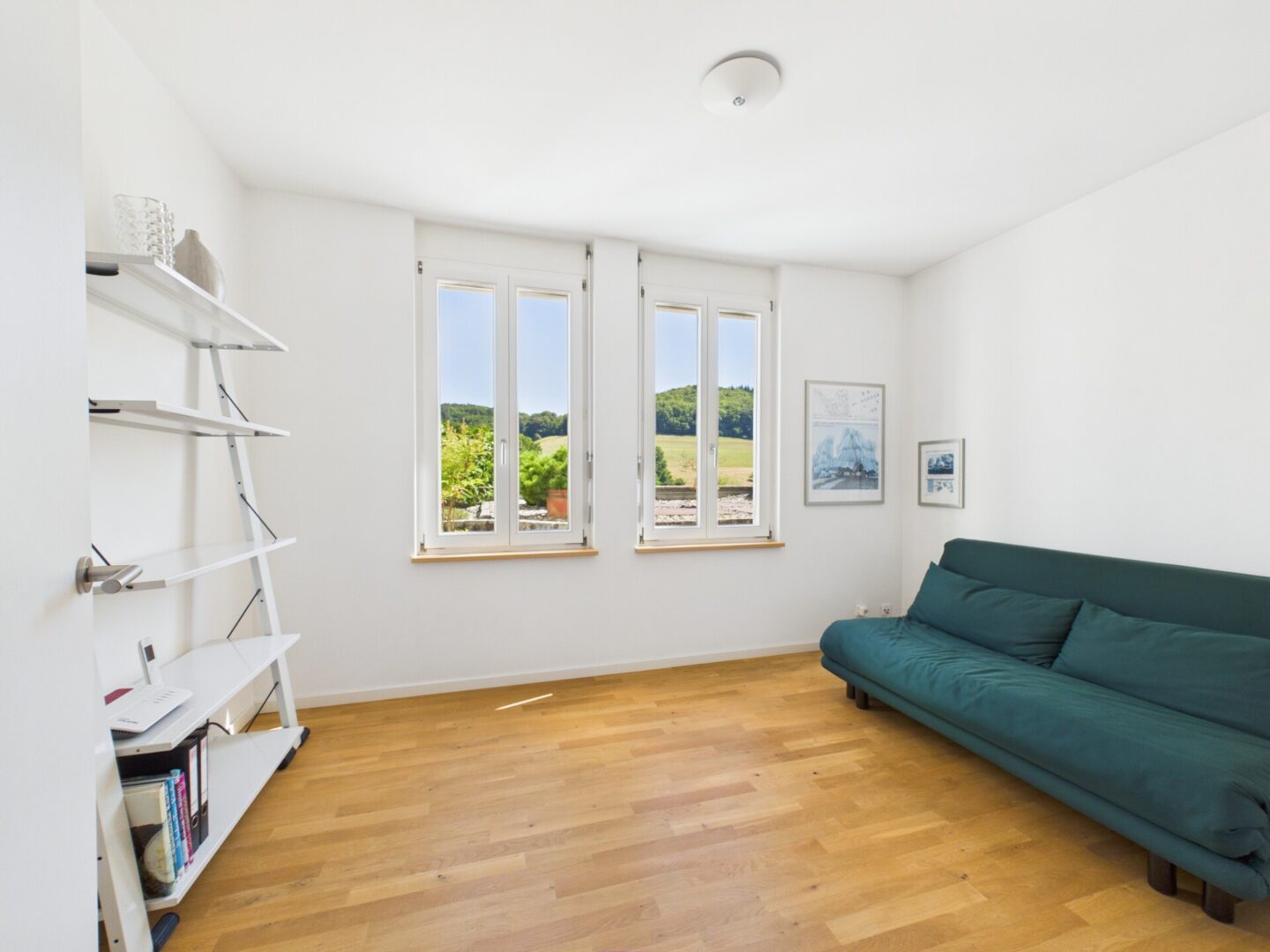 Büro oder Gästezimmer im Erdgeschoss