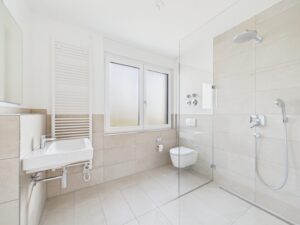 Hochwertiges Duschbad mit Tageslicht