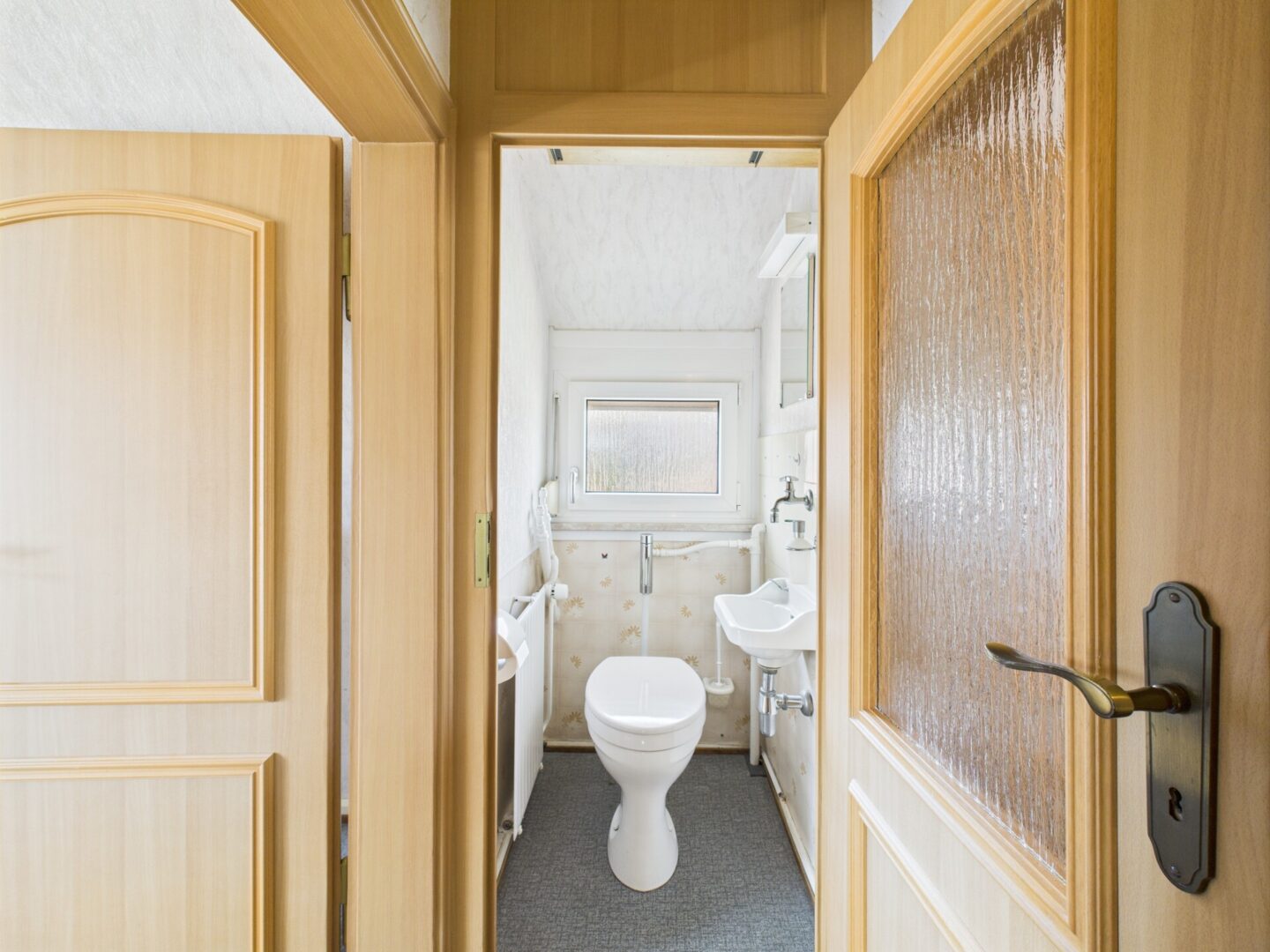Kleines WC im Obergeschoss
