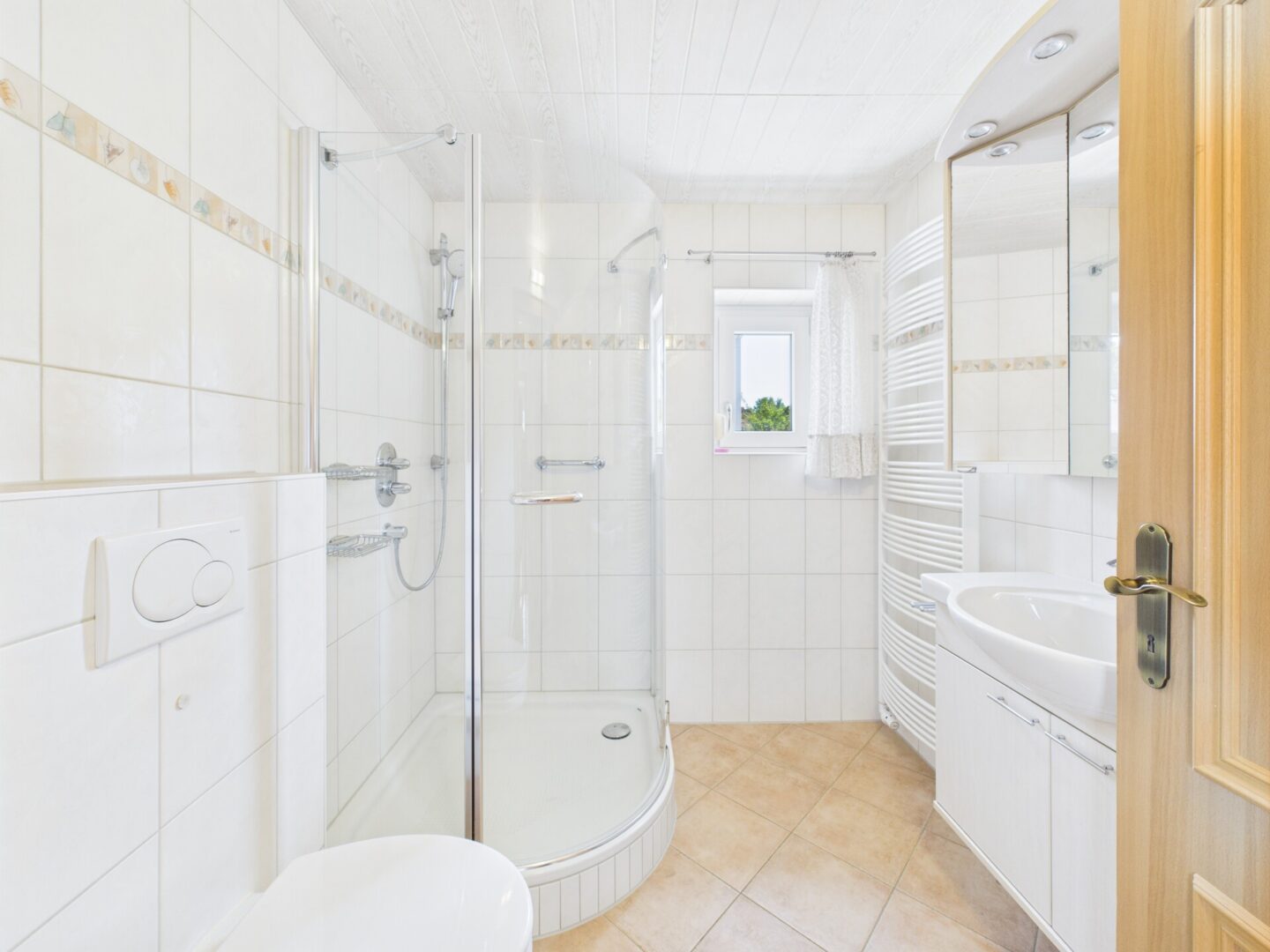 Modernes Duschbad