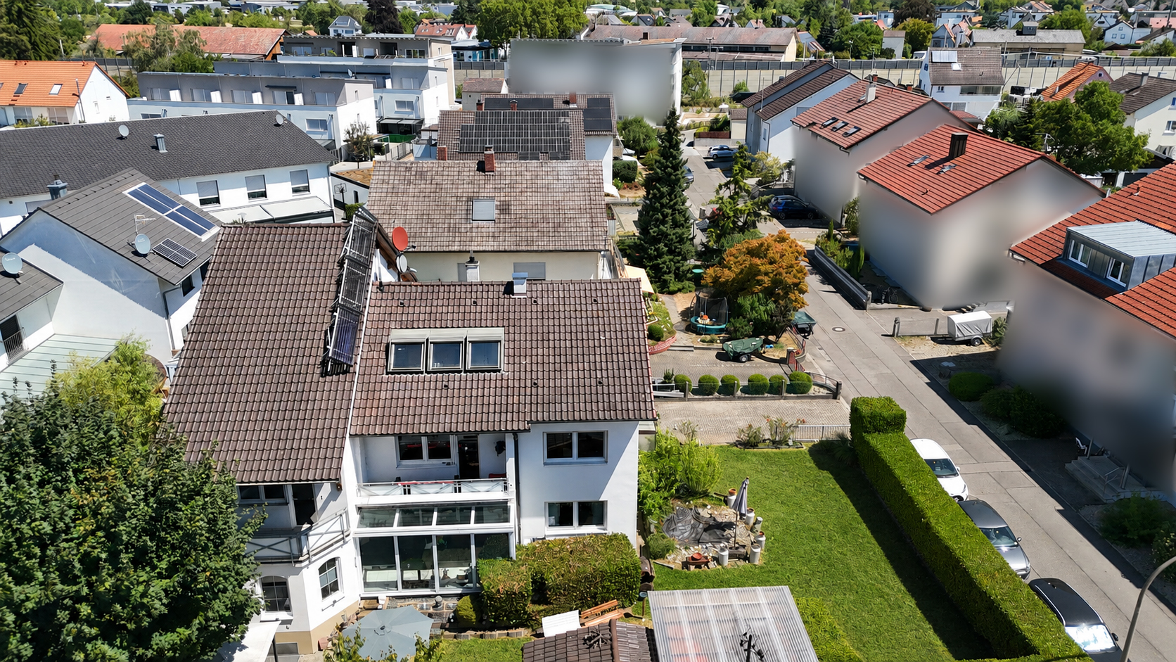 Haus mit großem Grundstück
