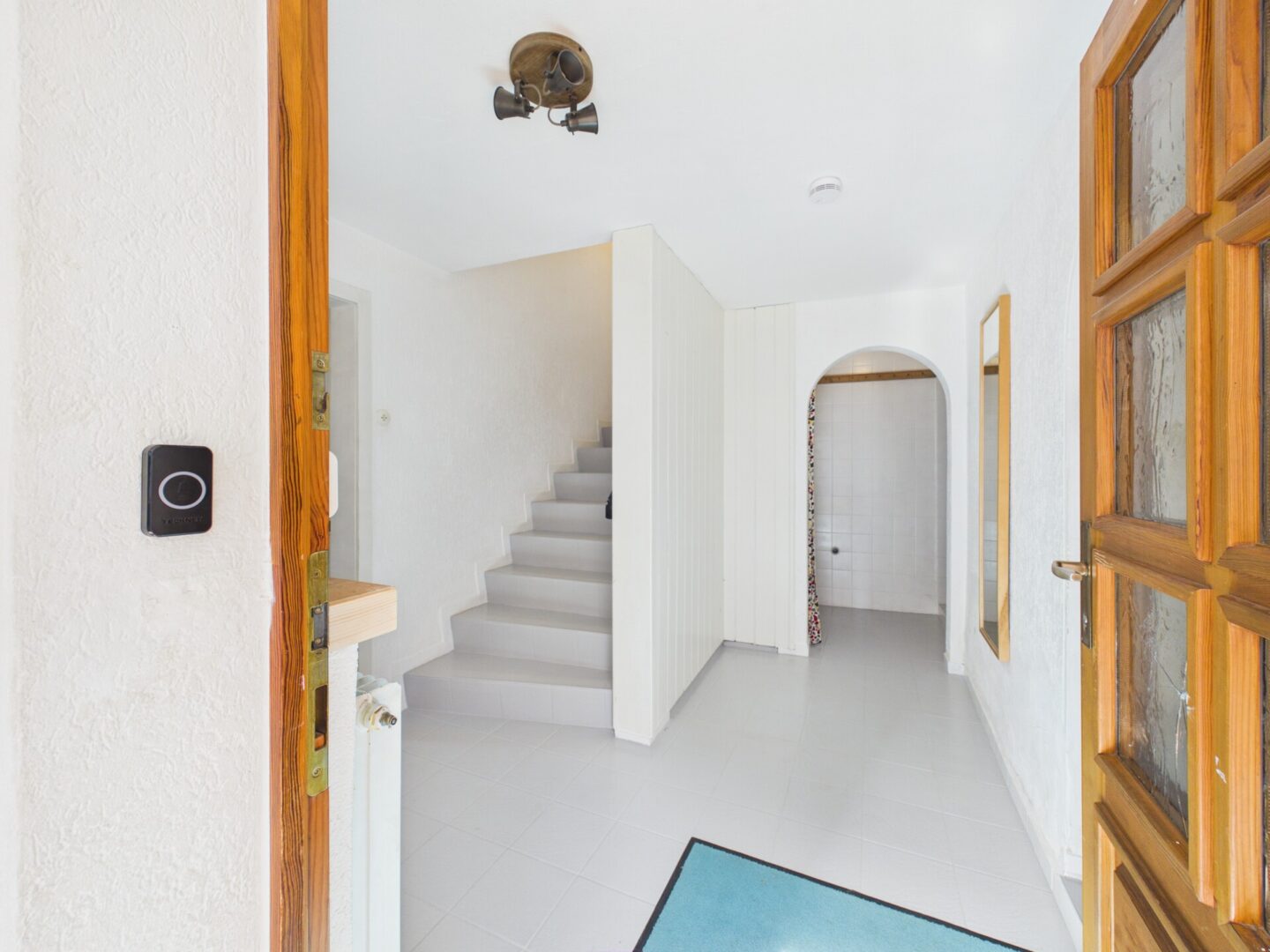 Eingangsbereich mit Treppe in das Obergeschoss