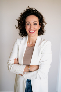 Frau Nicole Ehret 